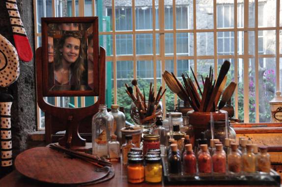 Retrato, no atelier de Frida Kahlo na Casa Azul. Coyoacán, Cidade do México.